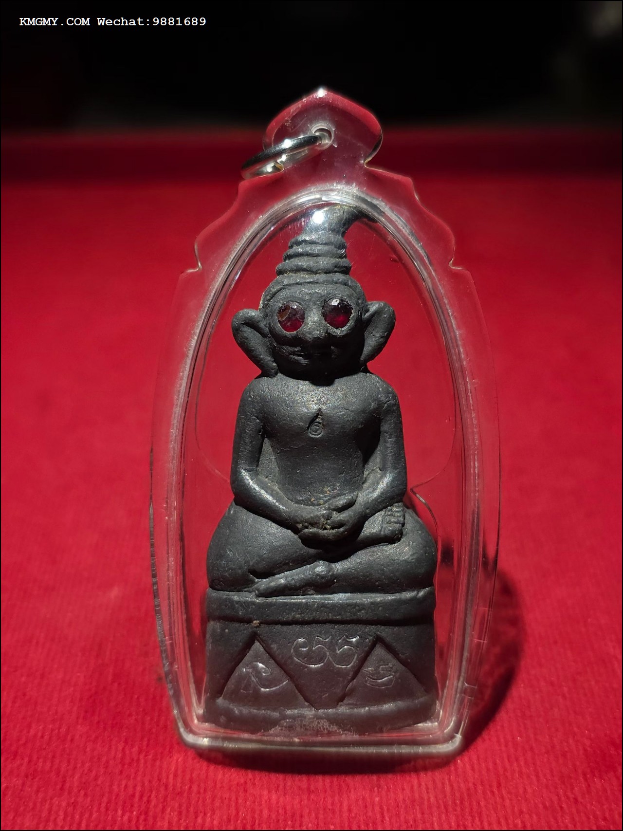 阿赞喷红眼拍婴