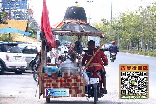 泰国坤平将军上街头当小贩