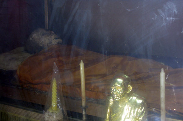 龙婆凯不腐阿罗海金身