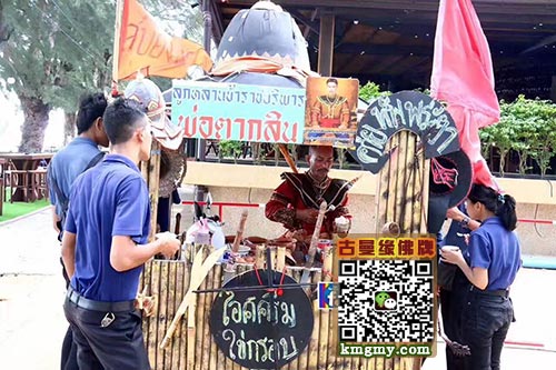 泰国坤平将军上街头当小贩